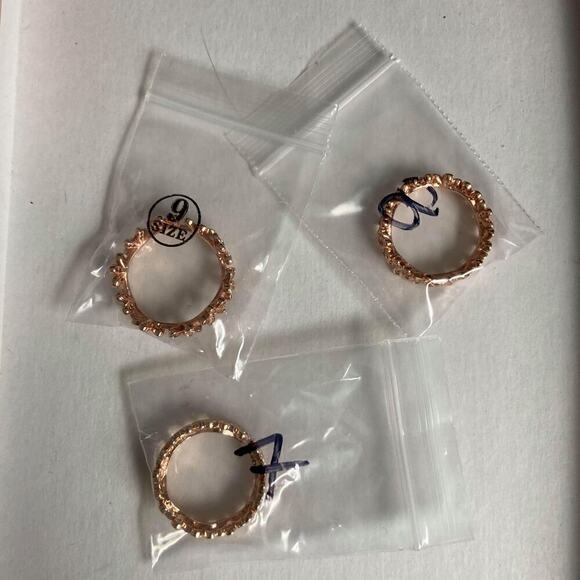 Size 7 Rose Gold Daisy Flower Crown Ring - Picture 10 of 10